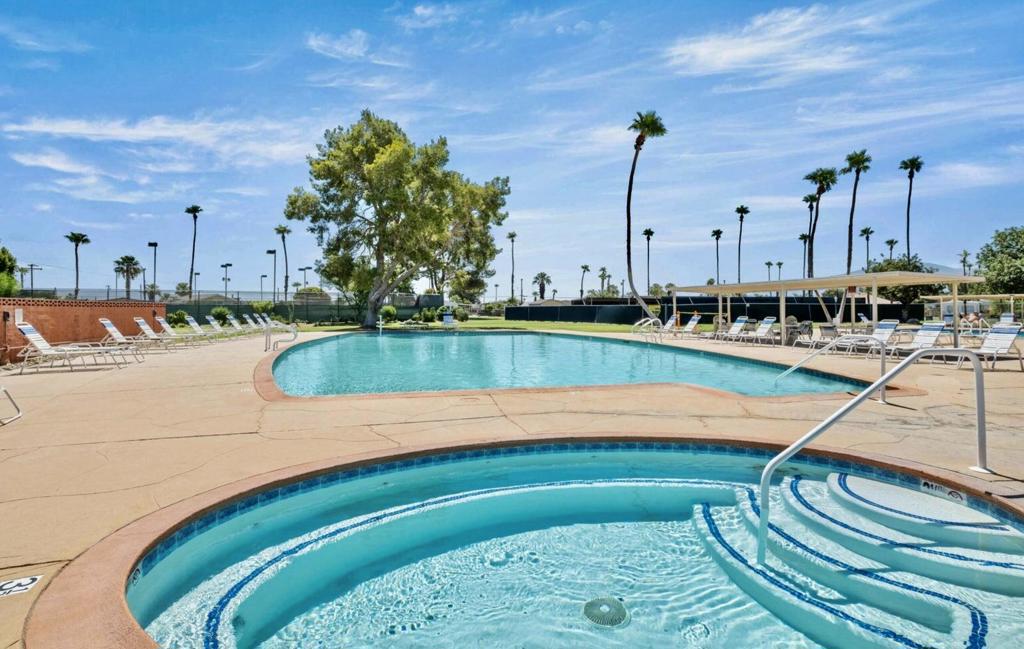 Tri Palm Estates - Manufactured In Park