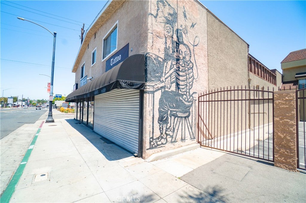 1090 Redondo