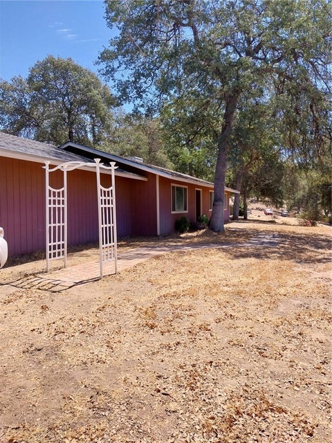 Photo of 46427 Oonay Nation RD, Coarsegold, CA 93614 (MLS # FR26168362)