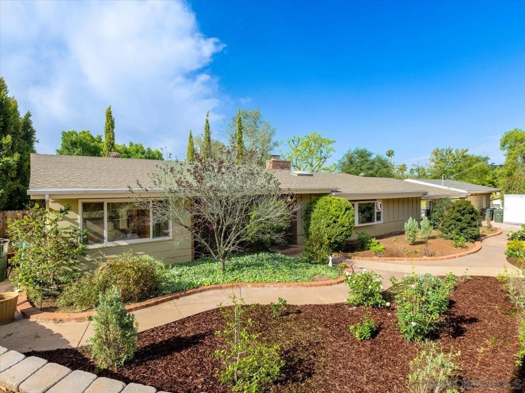 877 Montview Drive Dr, Escondido CA 92025