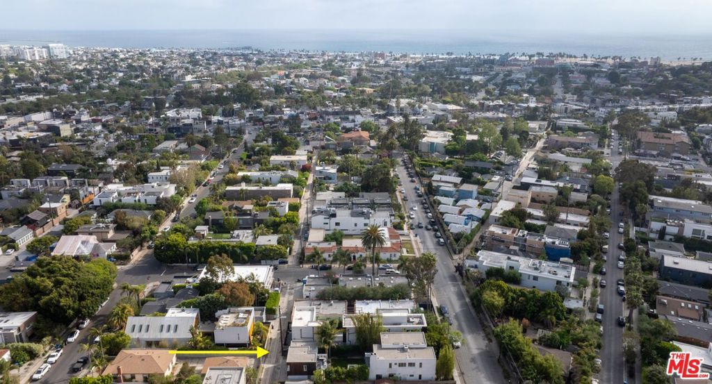 Photo of 714 California Avenue, Venice, CA 90291 (MLS # 25597895)