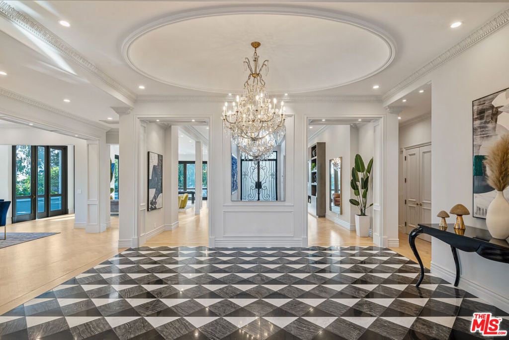 Photo of 402 Doheny Road, Beverly Hills, CA 90210 (MLS # 25605655)