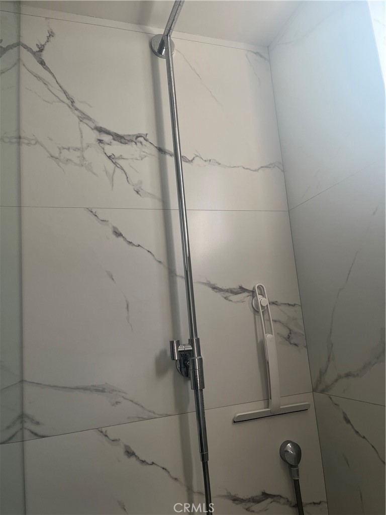 10507 Pinehurst Avenue