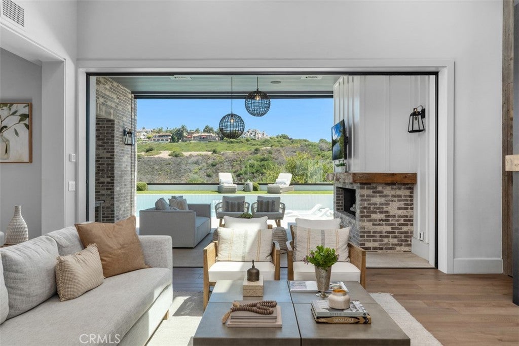 1030 Sandcastle Drive, Corona Del Mar CA 92625 - Photo 8