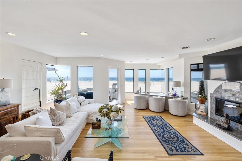 536 The Strand