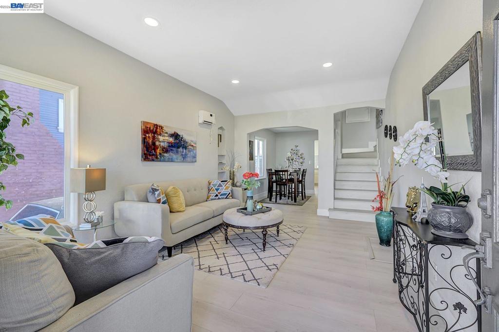 2834 Abbey St St, Oakland CA 94619