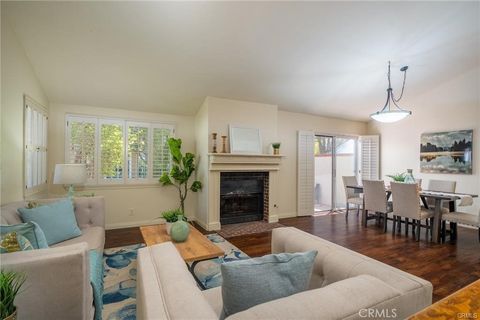 Photo of 11 Lafayette Court, Manhattan Beach, CA 90266 (MLS # SB26039984)