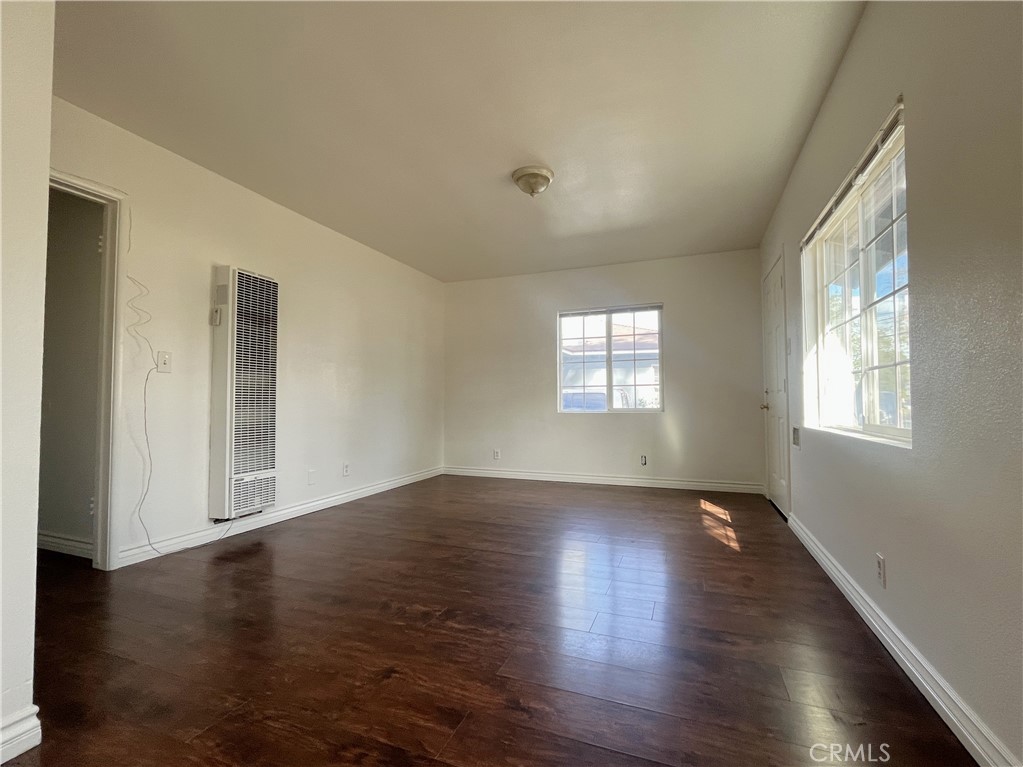 3855 Locust