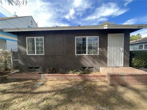 Photo of 3855 Locust St, Riverside, CA 92501 (MLS # IG26089434)