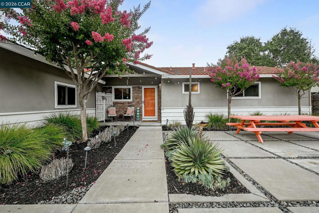 341 Twinview Dr