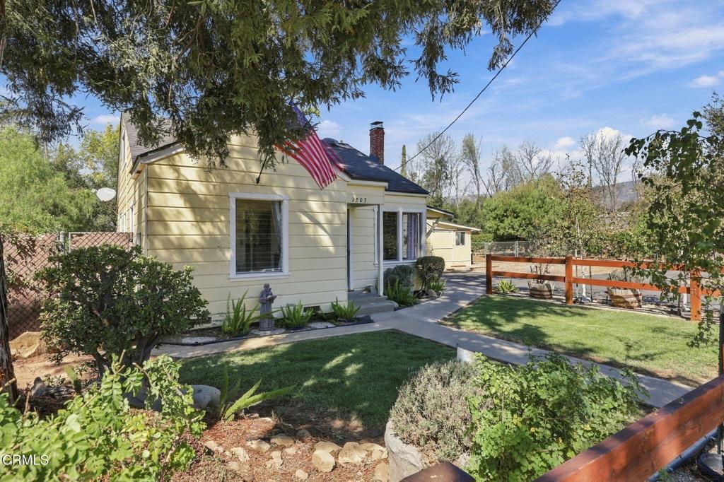 1303 Cruzero Street