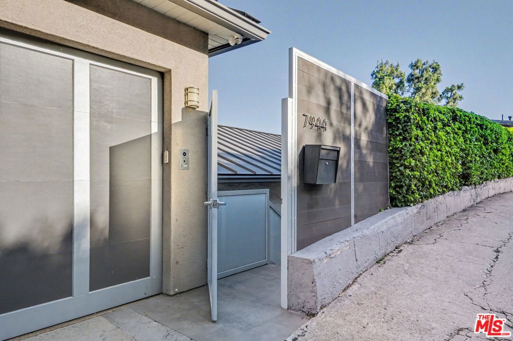 7944 Fareholm Drive