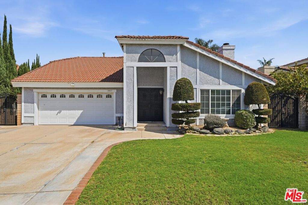 1045 Grossmont Drive