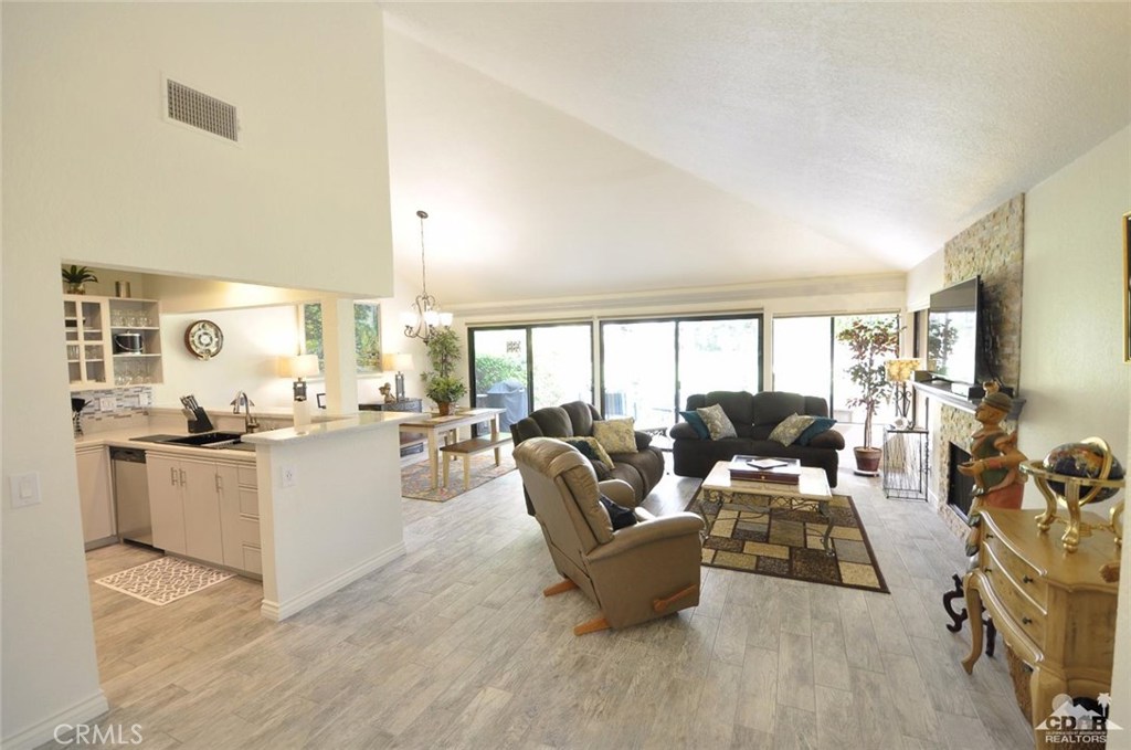 Woodhaven Country Cl - Residential