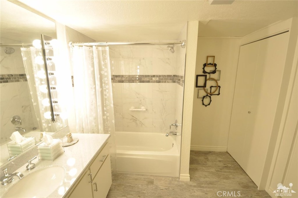 Woodhaven Country Cl - Residential