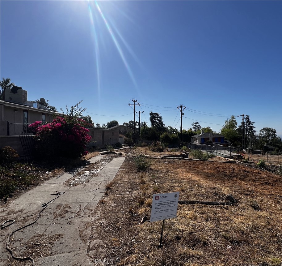 Vacant lot/land in prime area of Altadena. 7,501 square feet (per assessor) of land ready to build.
Lot has been cleaned and cleared and ready to build your dream home.
Neighborhood features city views, mountain views in a quite street with hiking trails and mountain biking trails within walking distance.
Perfect neighborhood for the outdoor enthusiast, far enough away from the hustle and bustle of every day life but easy and convenient for city life.
Property had plans for a ADU and can be made available to new owner.