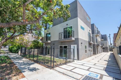 Photo of 1032 N Oxford Avenue, Los Angeles, CA 90029 (MLS # SR25202244) Photo of 1032 N Oxford Avenue, Los Angeles, CA 90029 (MLS # SR25202244)