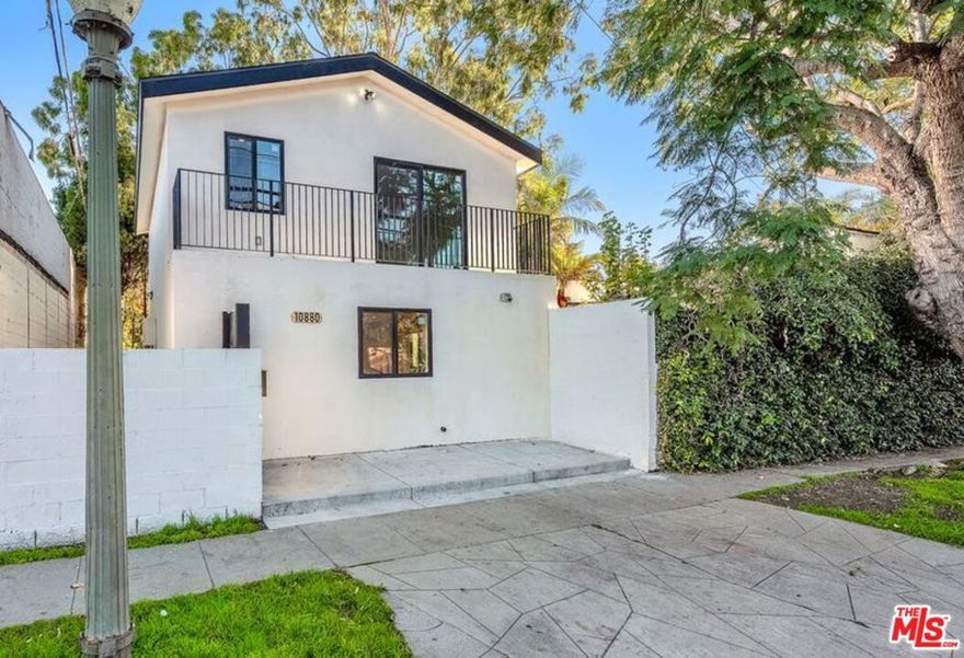 Experience modern living in this brand-new ADU located in the heart of Century City. This beautiful two-bedroom unit features brand-new appliances, contemporary finishes, in-unit laundry, and a private patio. Ideally situated close to UCLA, shops, and restaurants, this is a fantastic opportunity for convenient and stylish living.