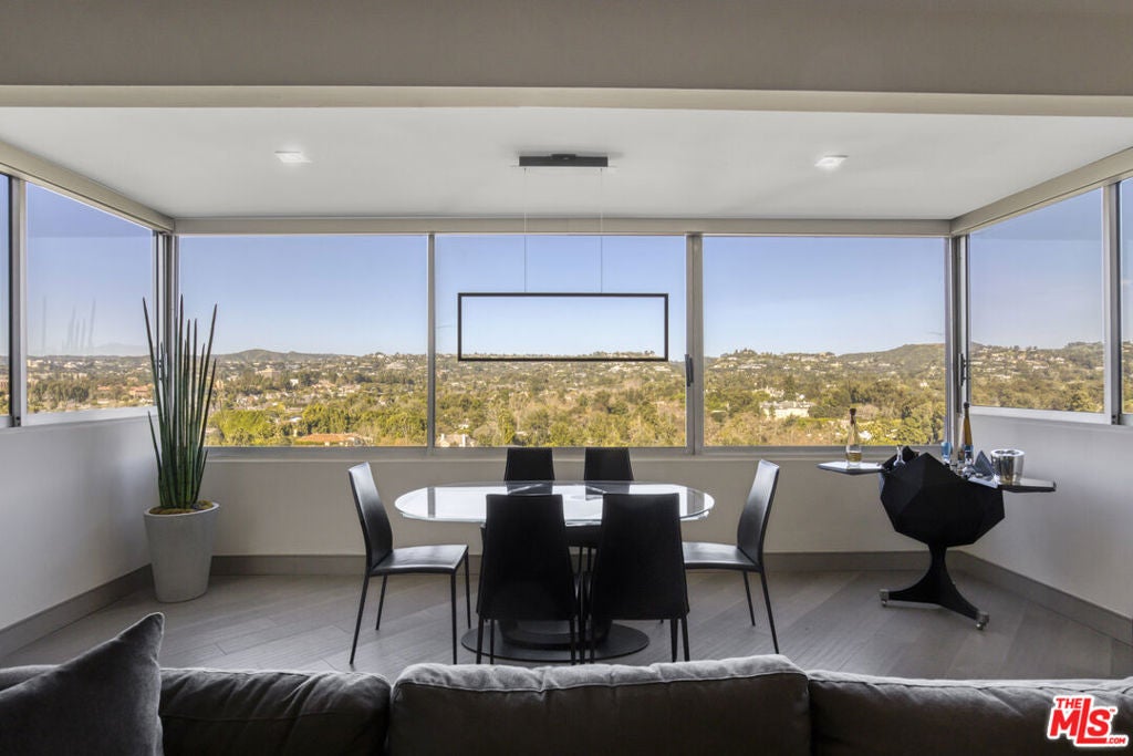 865 Comstock Avenue 16F, Los Angeles CA 90024