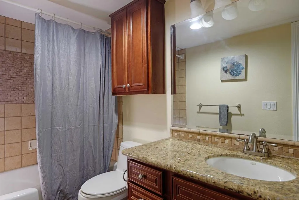 La Jolla, California 92037, United States, 2 Bedrooms Bedrooms, ,2 BathroomsBathrooms,Residential,Active,251068