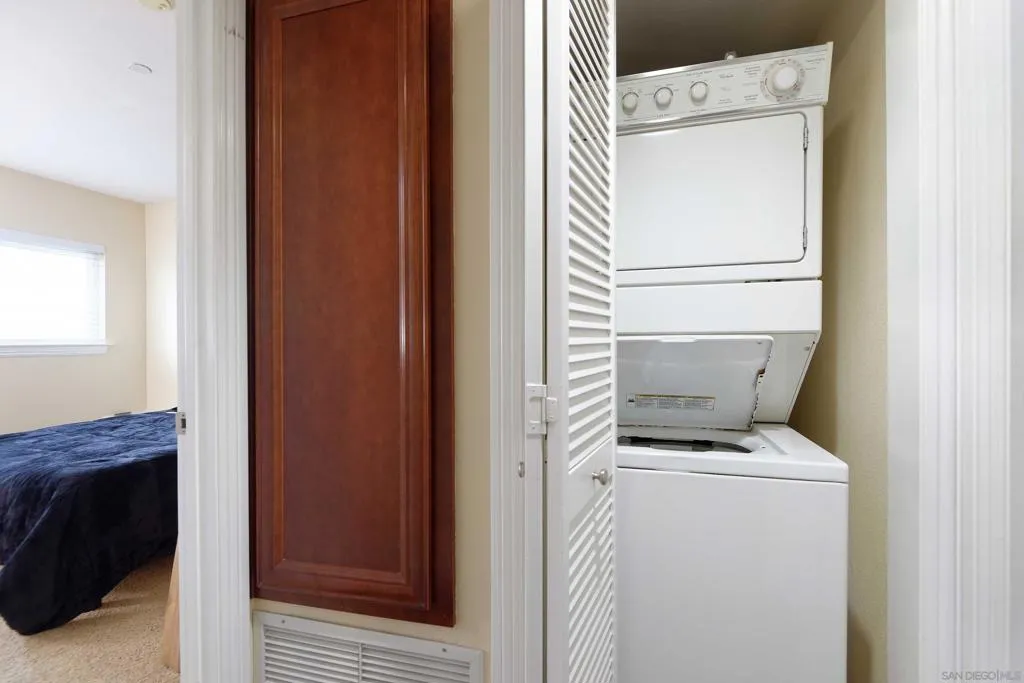 La Jolla, California 92037, United States, 2 Bedrooms Bedrooms, ,2 BathroomsBathrooms,Residential,Active,251068