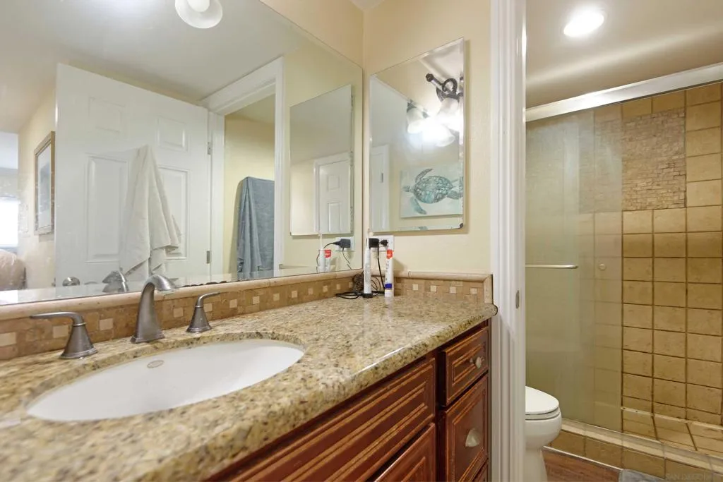 La Jolla, California 92037, United States, 2 Bedrooms Bedrooms, ,2 BathroomsBathrooms,Residential,Active,251068