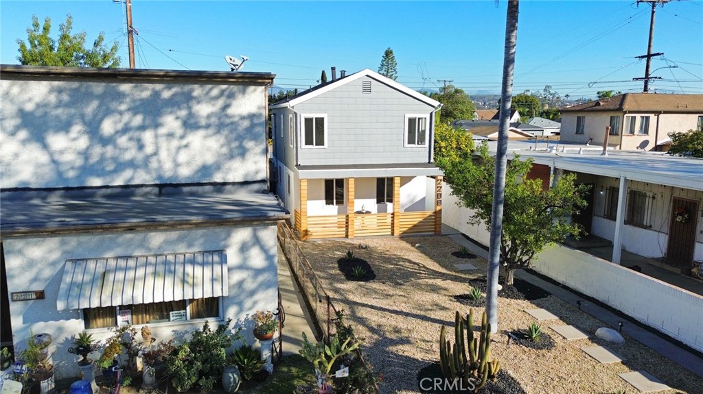 2208 W Olympic