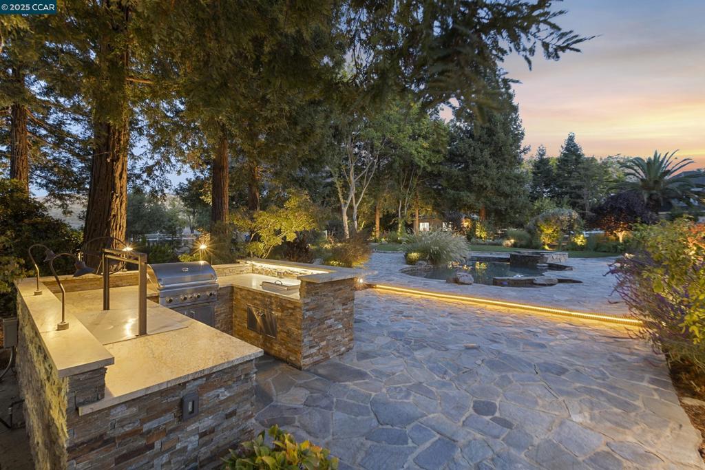 NORTH GATE - Residential