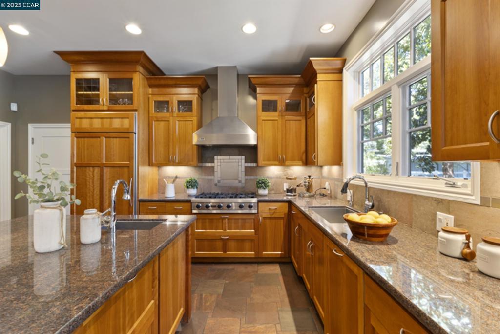 NORTH GATE - Residential