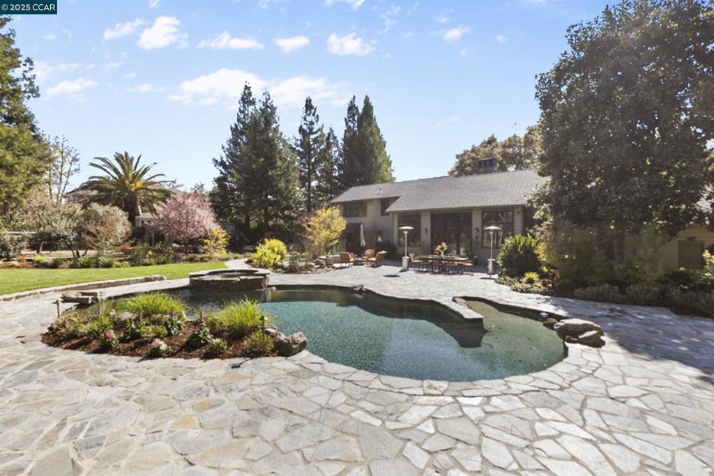 NORTH GATE - Residential