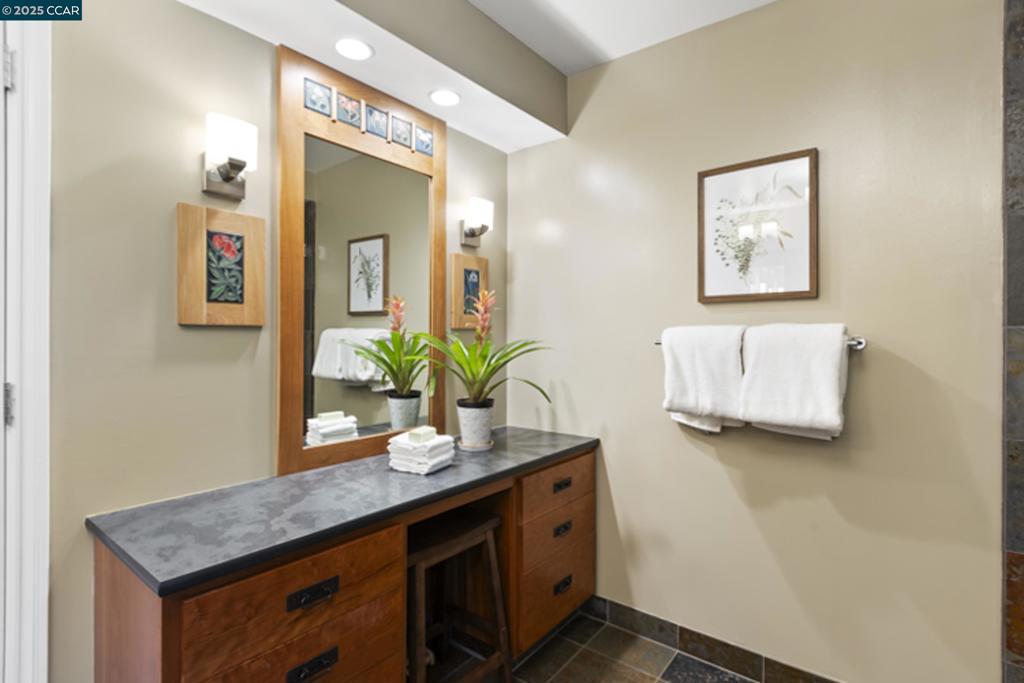 NORTH GATE - Residential