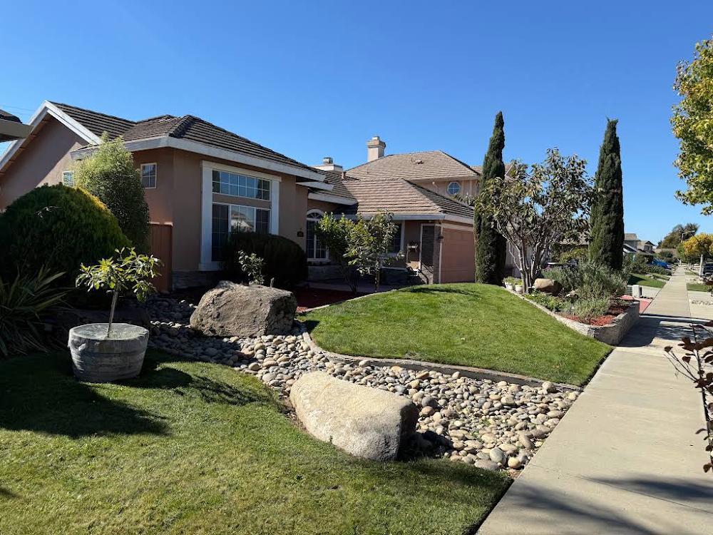 1546 Cambridge Court