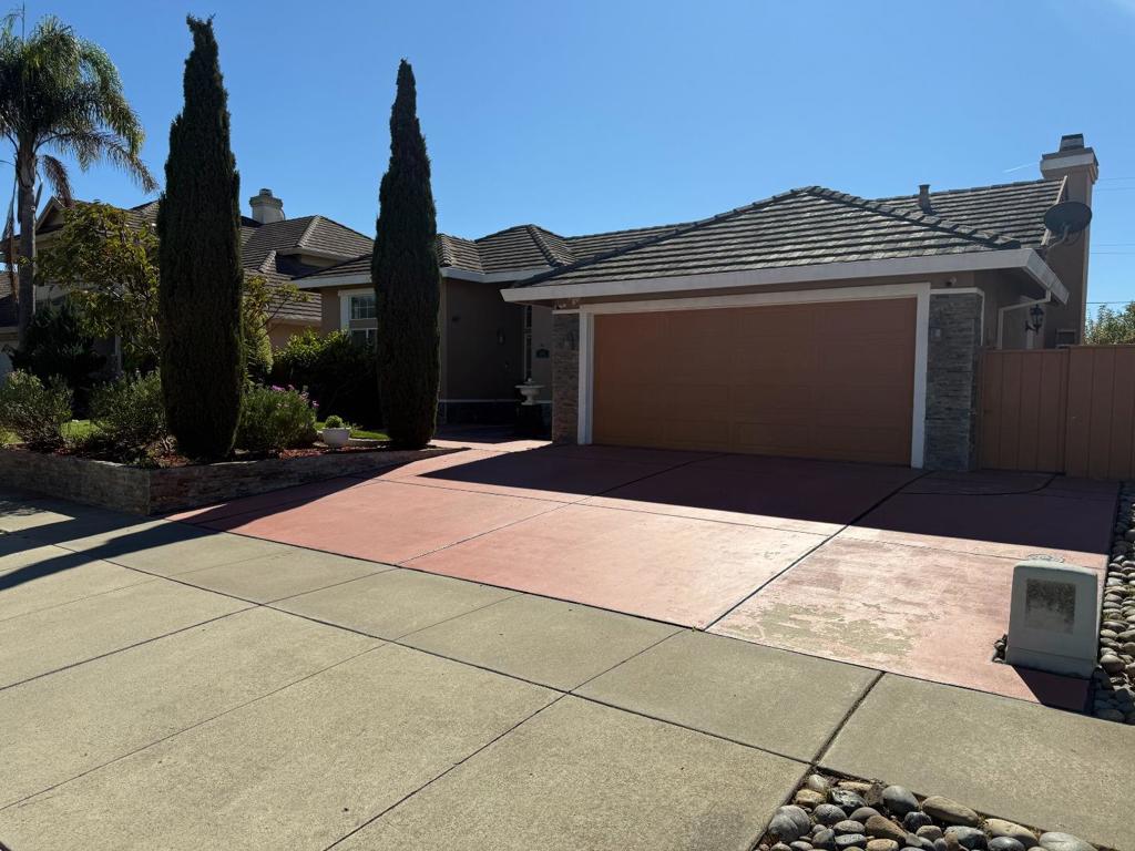 1546 Cambridge Court
