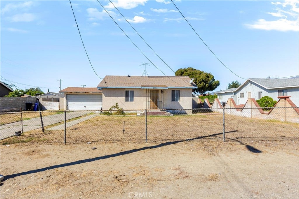 8982 Elm Avenue