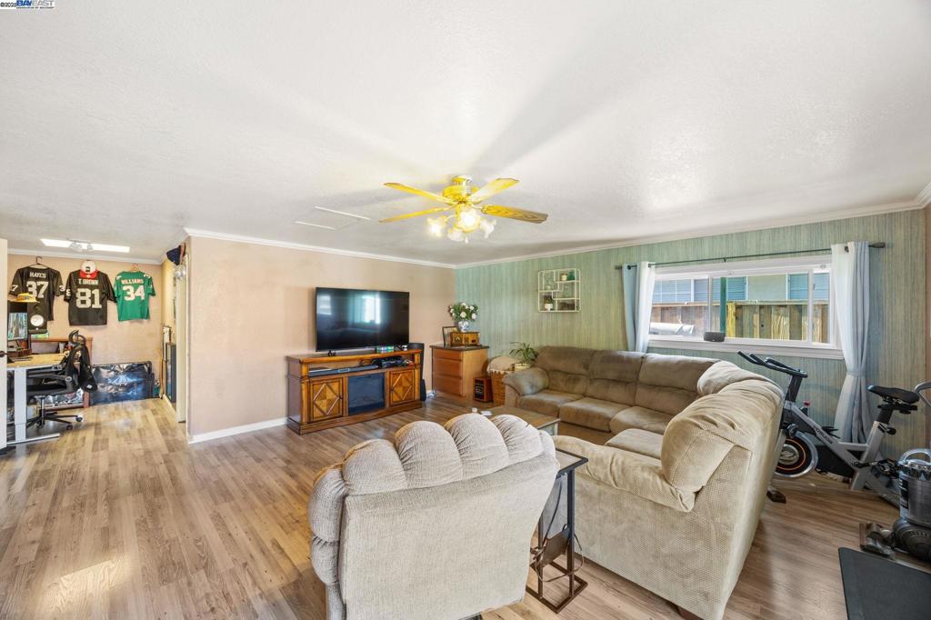 GLENMOOR GARDENS - Residential