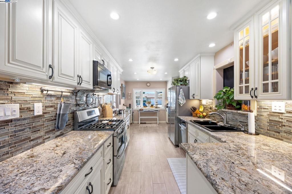 GLENMOOR GARDENS - Residential