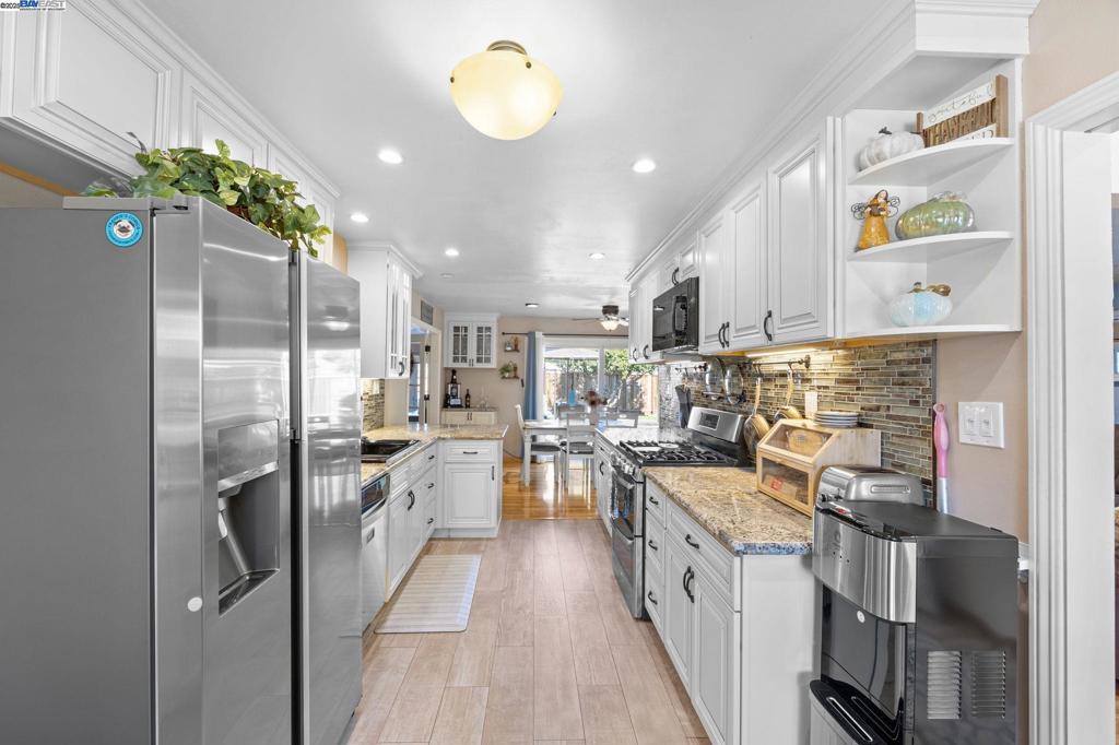 GLENMOOR GARDENS - Residential