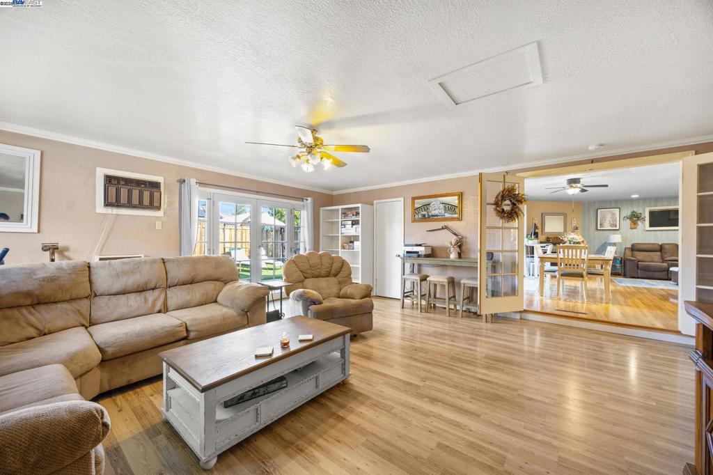 GLENMOOR GARDENS - Residential