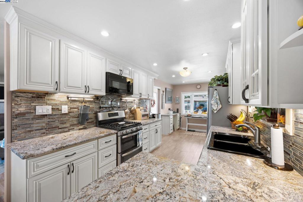 GLENMOOR GARDENS - Residential