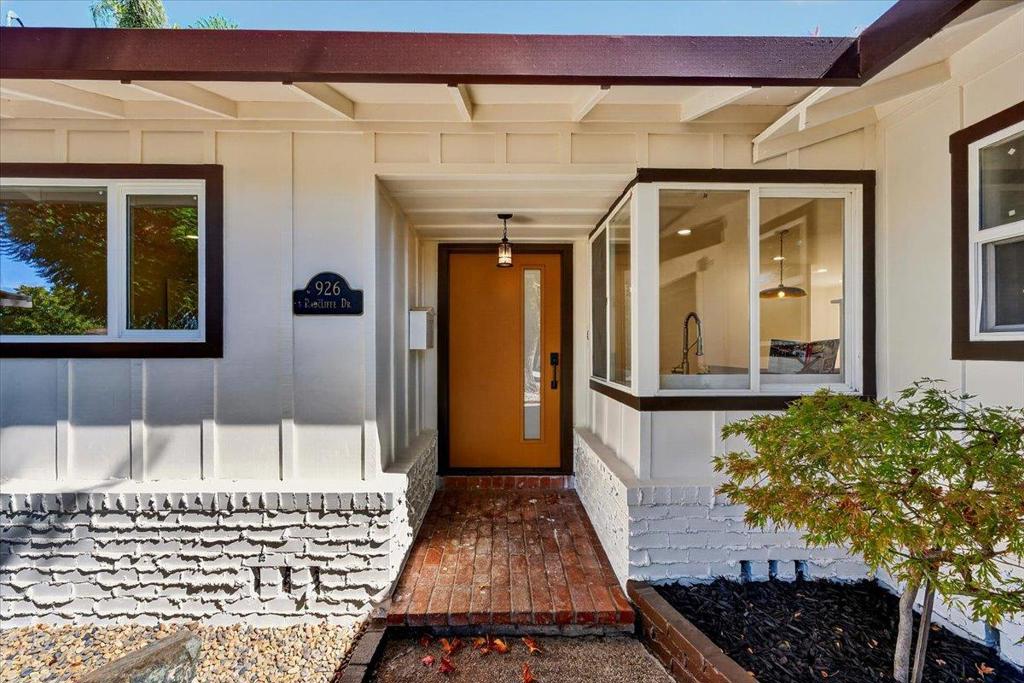 926 Radcliffe Drive