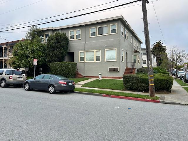 Old World Charm!!! Updated kitchen, new bathroom, high ceilings, new laminate flooring, storage in laundry area ... Walk to Broadway! Easy access to everything...public transportation, train station, stores and restaurants nearby. Cozy unit. Great price for a great location! Won't last!