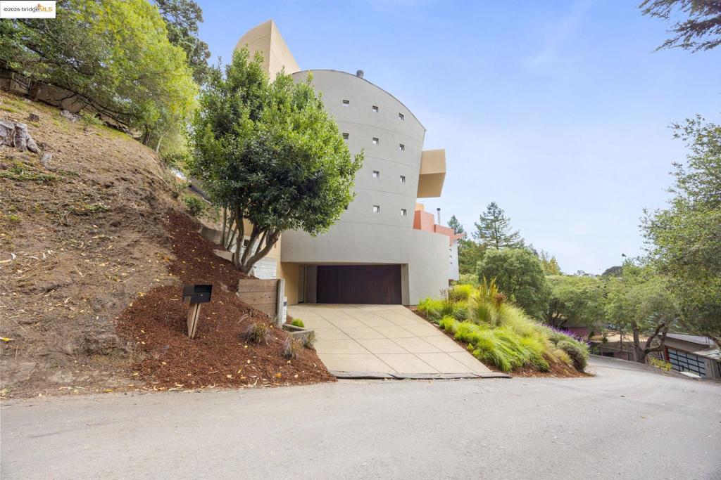 MONTCLAIR - Residential