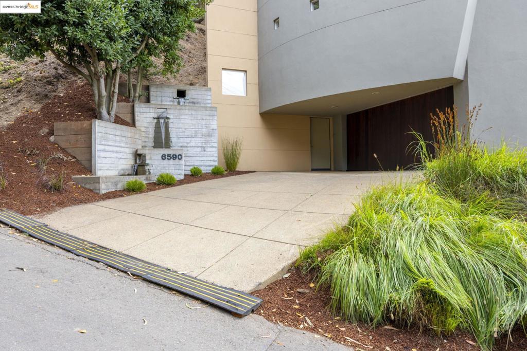 MONTCLAIR - Residential