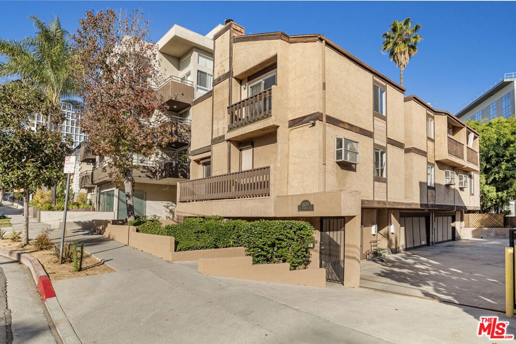 1628 N Formosa Avenue A, Los Angeles CA 90046