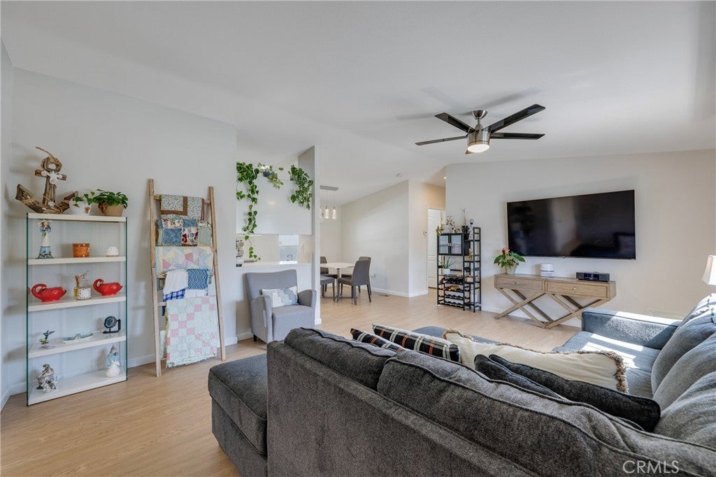 21851 Newland 236