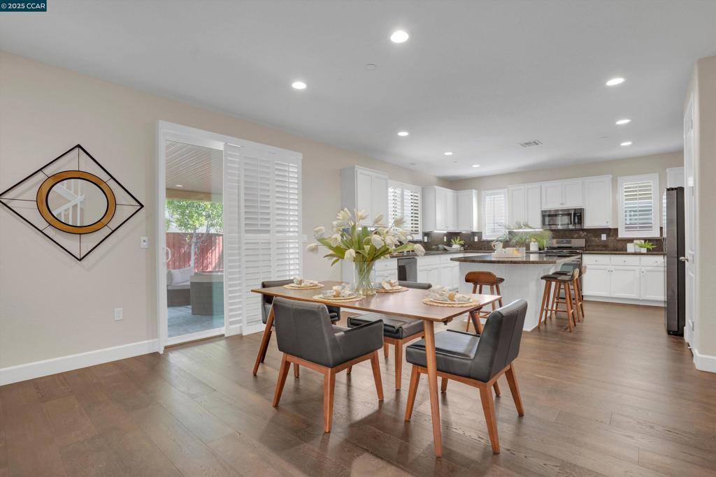 OAKLEY - Residential