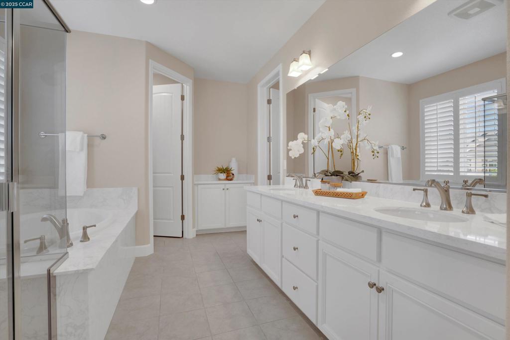 OAKLEY - Residential