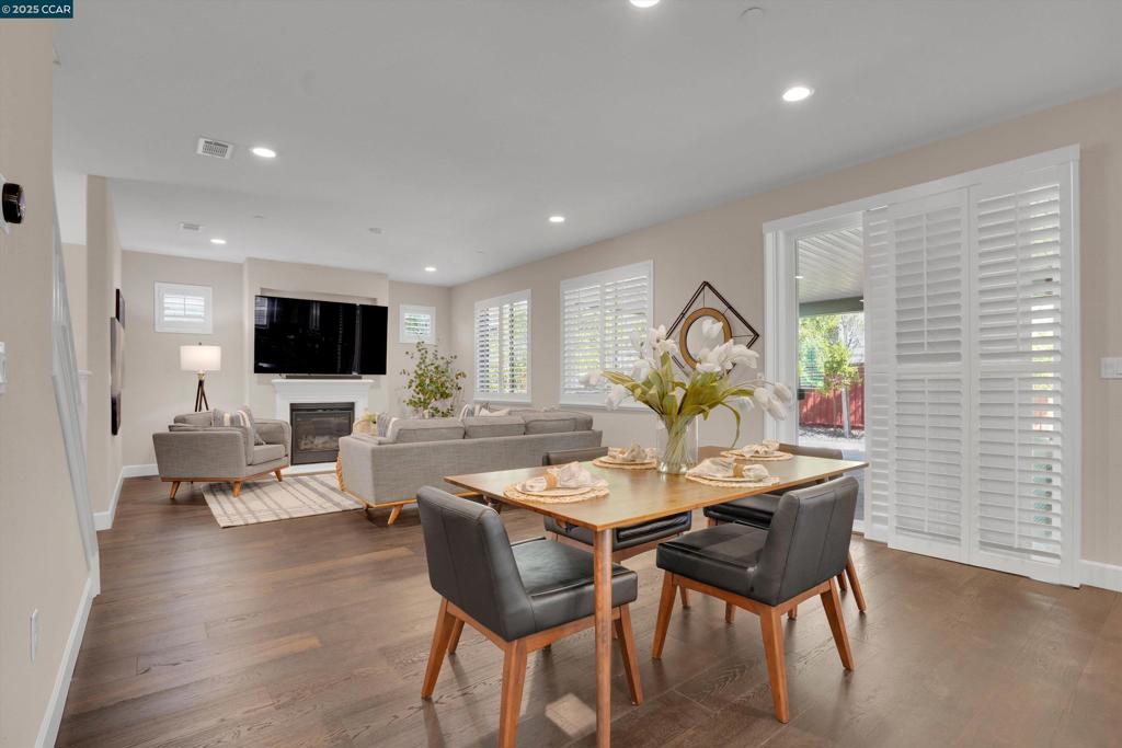 OAKLEY - Residential