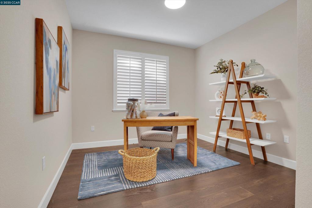 OAKLEY - Residential