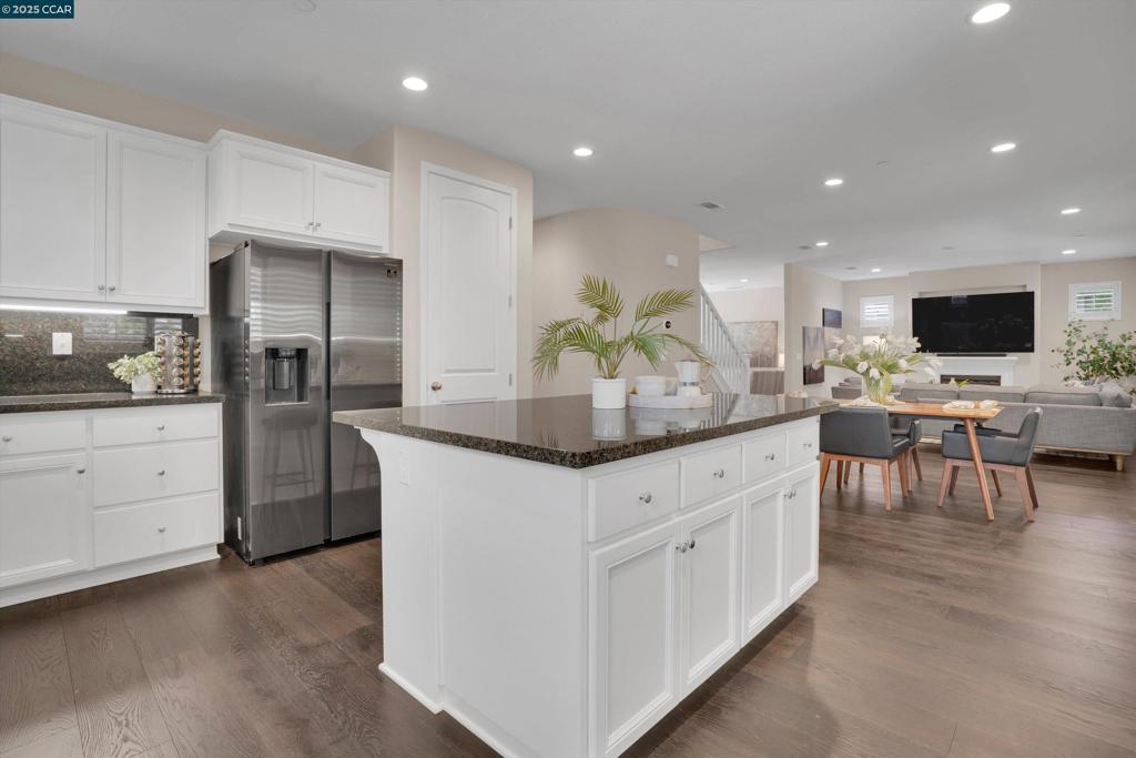 OAKLEY - Residential